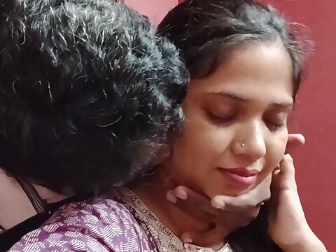 Newly married Indian Desi couples supah-super-steamy romance enticed him to cum inside her Muff